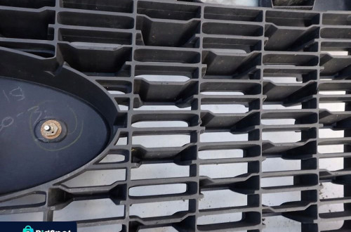 FORD RANGER III 3 LIFT 19-22 GRILL ATRAPA