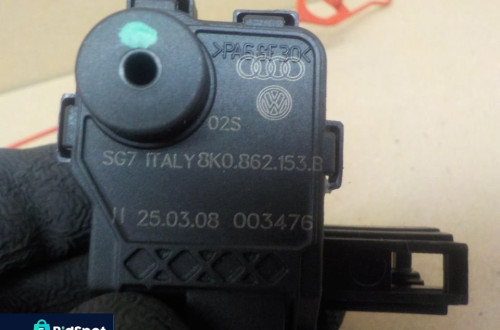 AUDI A4 B8 SIŁOWNIK SILNICZEK WLEWU PALIWA 8K0862153B