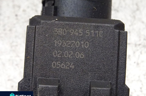 AUDI A6 C6 04-07 2.0TDI CZUJNIK STOPU STOP 3B0945511C