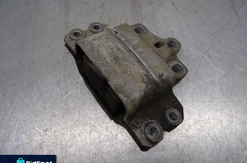 VW PASSAT B6 05-09 2.0TDI ŁAPA PODUSZKA SILNIKA 3C0199555AA