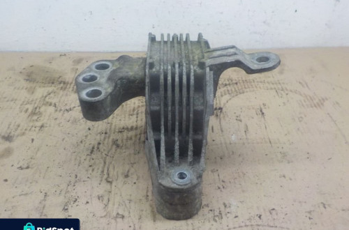 OPEL ASTRA J 1.7 PODUSZKA ŁAPA SILNIKA 13248476