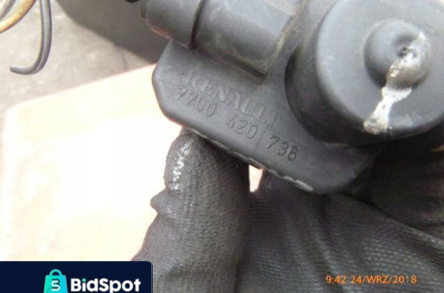 RENAULT SILNICZEK REGULACJI LAMPY 7700420736