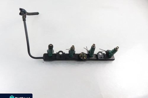 LISTWA WTRYSKOWA TOYOTA YARIS I (P1) 1.3 2325021020 2NZ-FE