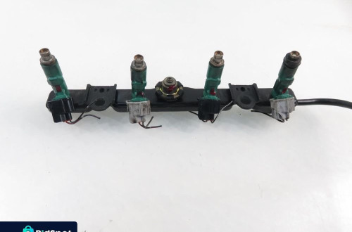 LISTWA WTRYSKOWA TOYOTA YARIS I (P1) 1.3 2325021020 2NZ-FE