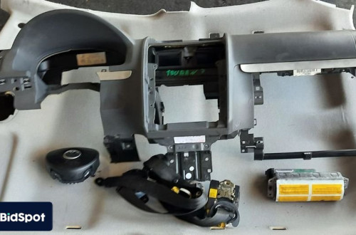 VW TOURAN 05r DESKA ROZDZIELCZA PASY PODUSZKI