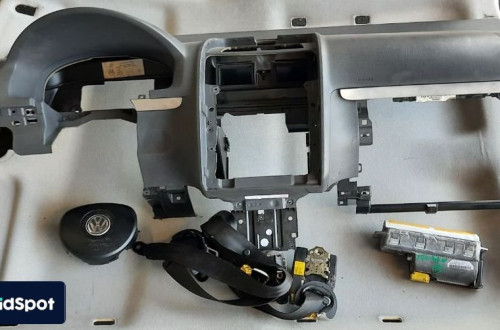 VW TOURAN 05r DESKA ROZDZIELCZA PASY PODUSZKI