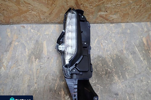 NOWA LAMPA PRAWA DRL PRAWY LED TOYOTA YARIS CROSS MXP 2020-