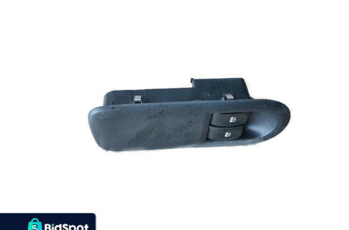 RENAULT CLIO III PRZEŁĄCZNIK SZYB 8200356519