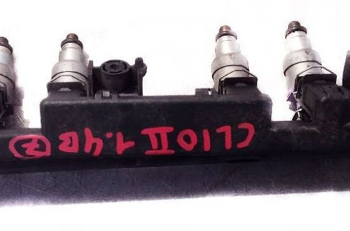 RENAULT CLIO II 1.2 LISTWA WTRYSKOWA 8200365996