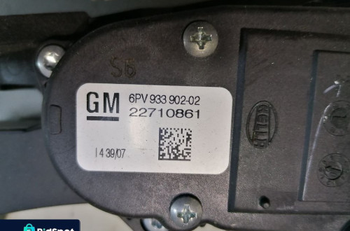 CHEVROLET HHR 2.4 B PEDAŁ GAZU