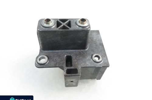 ŁAPA POMPY WSPOMAGANIA VW PHAETON 6.0 W12 07D145879F