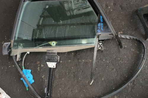 AUDI A4 B7 08r KOMBI RAMKA DRZWI LEWY TYŁ