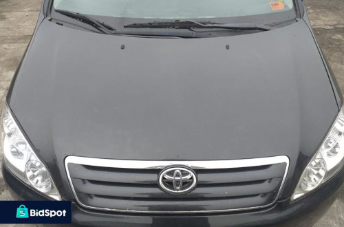 TOYOTA AVENSIS VERSO 02R MASKA POKRYWA GRILL