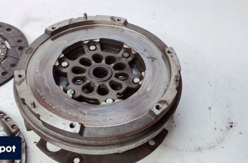 SPRZĘGŁO KOŁO DWUMAS AUDI A4 A5 1.8 0B1105266AA *3