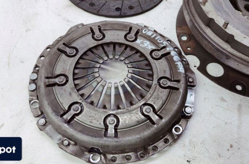 SPRZĘGŁO KOŁO DWUMAS AUDI A4 A5 1.8 0B1105266AA *3