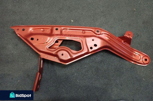 Mocowanie błotnika prawy przód RENAULT TWINGO III 2014- 631467520