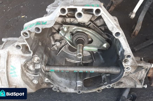 AUDI A4 B8 09r 1.8 TFSI SKRZYNIA BIEGÓW LLV