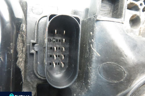 LAMPA LEWA PRZEDNIA AUDI A6 C6