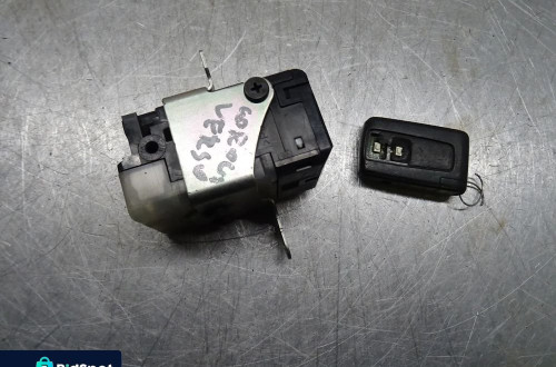 TOYOTA COROLLA VERSO STACYJKA Z KLUCZYKIEM CZYTNIK