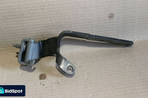 ZAWIAS KLAPY TYŁ PRAWY AUDI A5 8T8827300B LZ9Y