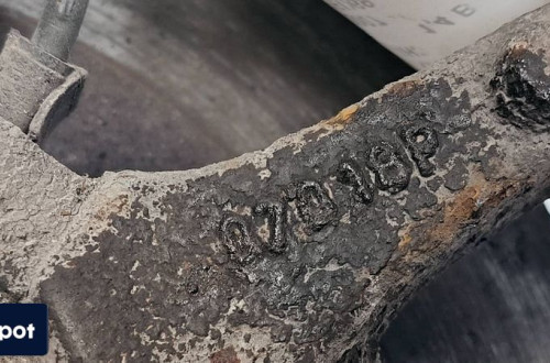 ZWROTNICA PRAWA PRZÓD DACIA LOGAN