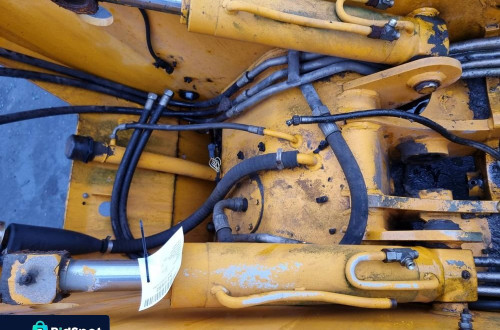 SIŁOWNIK HYDRAULICZNY JCB 535-125 MASZTU