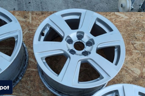 FELGA FELGI AUDI A4 A5 Q5 8J R17 ET39 8R0601025