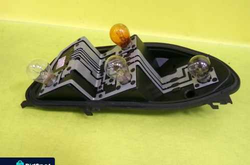 WKŁAD LAMPY LEWY TYŁ RENAULT CLIO III 3D NR286