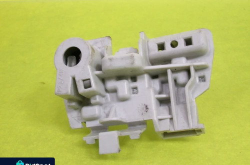 WKŁAD LAMPY LEWY TYŁ OPEL MERIVA B 10-16 NR281
