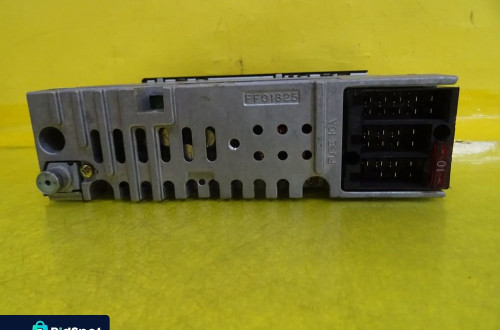 RADIO FABRYCZNE MERCEDES W168 A1688200186 NR199