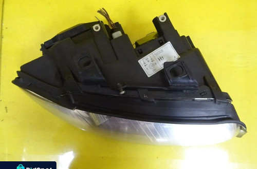 REFLEKTOR LAMPA PRAWA TYC AUDI A4 B6 NR281