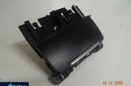 POPIELNICZKA 8K0857951 AUDI A4 B8