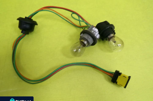 WKŁAD LAMPY LEWY TYŁ OPRAWKA ŻARÓWKI PEUGEOT 607 NR309