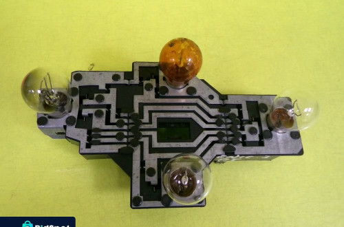 WKŁAD LAMPY PRAWY TYŁ RENAULT SCENIC I NR257