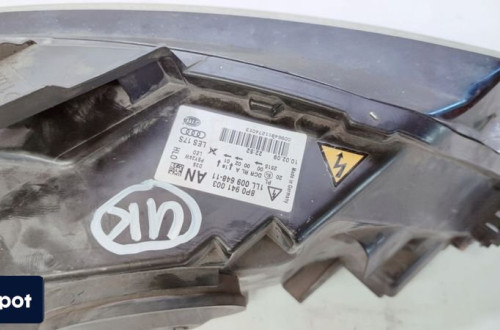 REFLEKTOR LEWY AUDI A3 8P LIFT 8P0941003AN UK