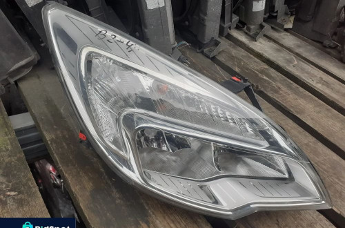 .  PRZOD PRZEDNIA LAMPA PRAWA OPEL MERIVA B II