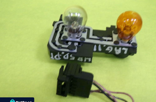 WKŁAD LAMPY PRAWY TYŁ RENAULT LAGUNA II  2345 NR311