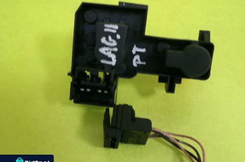 WKŁAD LAMPY PRAWY TYŁ RENAULT LAGUNA II  2345 NR311