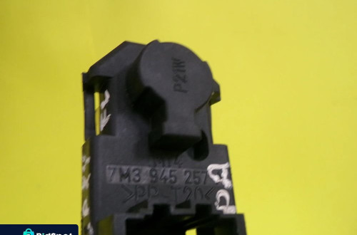 WKŁAD LAMPY LEWY TYŁ FORD GALAXY MK1 KLAPA NR285