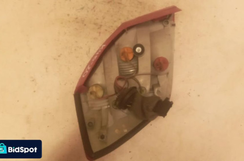 * LAMPA TYLNA PRAWA TYŁ PRAWO SKODA FABIA II KOMBI