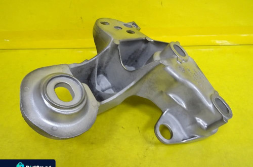 ŁAPA PRAWA WSPORNIK MOCOWANIE SILNIKA AUDI A4 B6 B7 8E0199352F NR14