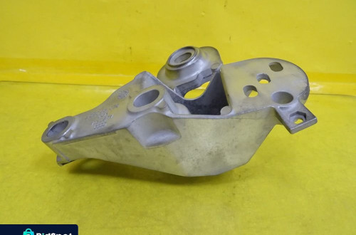 ŁAPA PRAWA WSPORNIK MOCOWANIE SILNIKA AUDI A4 B6 B7 8E0199352F NR14