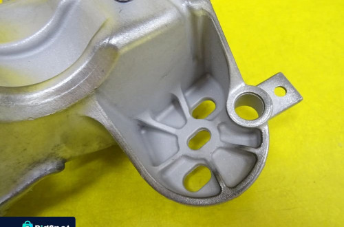 ŁAPA PRAWA WSPORNIK MOCOWANIE SILNIKA AUDI A4 B6 B7 8E0199352F NR14