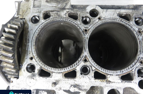 BLOK VW TOUAREG 2.5 R5 TDI 174 KM BAC