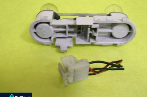 WKŁAD LAMPY LEWY TYŁ W KLAPĘ ALFA ROMEO 156 KOMBI NR312