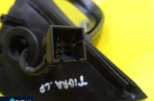 LUSTERKO ELEKTRYCZNE LEWE OPEL TIGRA I 5 PIN NR499