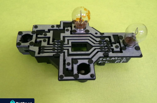 WKŁAD LAMPY PRAWY TYŁ RENAULT SCENIC I LIFT NR299