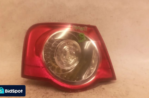 * LAMPA TYLNA LEWA TYŁ LEWO VOLKSWAGEN PASSAT B6 SEDAN