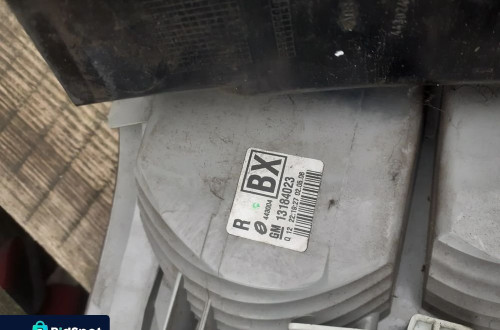 .   TYL TYLNA LAMPA PRAWA OPEL VECTRA C KOMBI