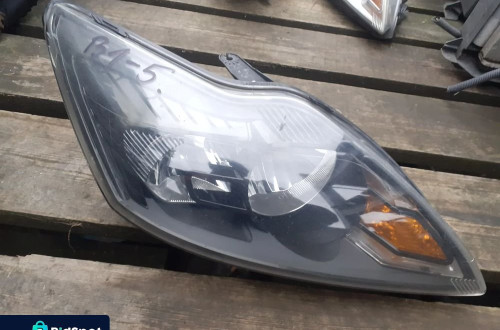 .  PRZOD PRZEDNIA LAMPA PRAWA FORD FOCUS MK2 II